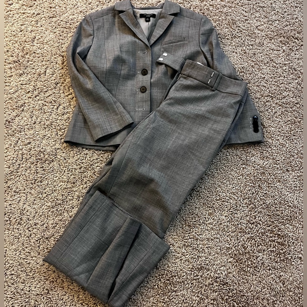 Women’s Ann Taylor Suit Size 6